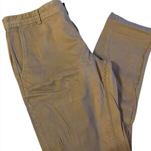 Classic Men's Khaki Chinos